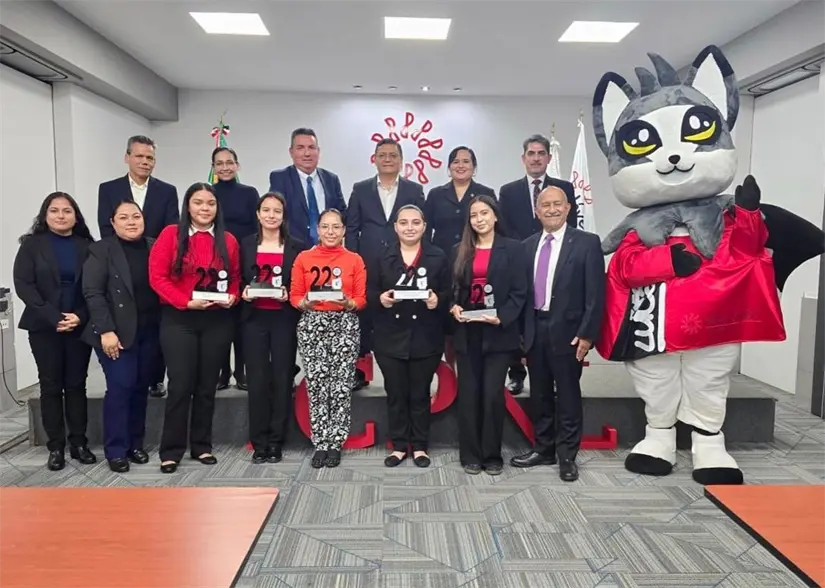 imagen recuadro Alumnos ganadores. Foto: FACPYA.