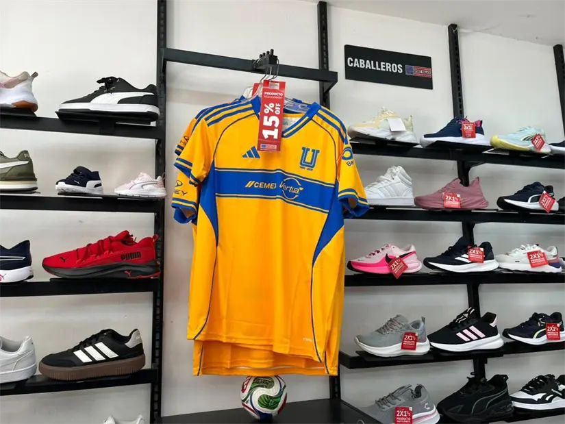imagen recuadro Los seguidores de Tigres se alistan para la final del Apertura 2025 con un aumento notable en la venta de sus jerseys. Foto: Yarince Torres