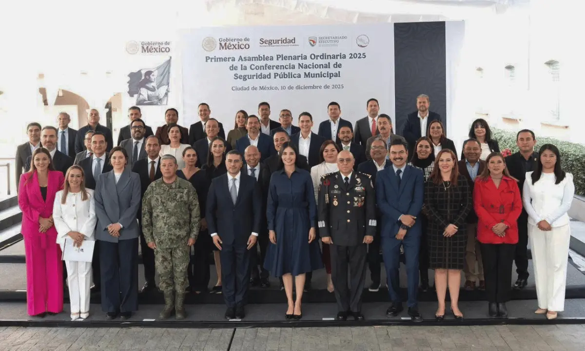Alcaldes de todo el país revisaron avances, aprobaron lineamientos internos y refrendaron su compromiso con el fortalecimiento del modelo nacional de policía y justicia cívica. Foto: Gobierno de Monterrey.