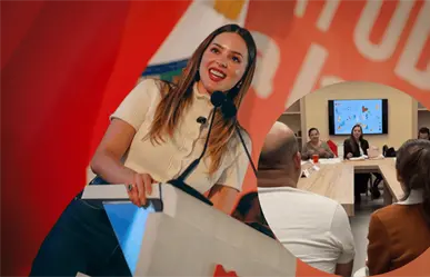 Mariana Rodríguez celebra nuevas familias para 30 niños de DIF Capullos que esperaban un hogar