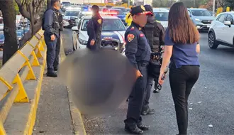 Motociclista queda tendido más de una hora tras ser embestido en Circuito Interior, CDMX