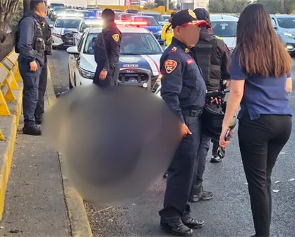 Motociclista queda tendido más de una hora tras ser embestido en Circuito Interior, CDMX