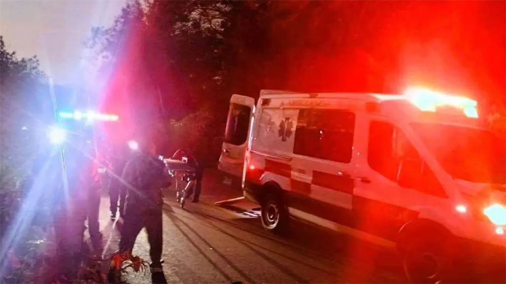 Choque en la carretera Muna–Maxcanú deja 15 peregrinos heridos; dos quedaron prensados