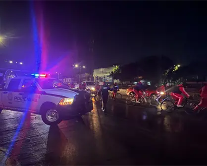 VIDEO | Derrame de diésel provoca caos vial y múltiples accidentes en Circuito Interior, CDMX