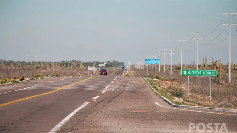 imagen recuadro Carretera Transpeninsular en el tramo cercano a Guerrero Negro, uno de los más transitados por viajeros en temporada decembrina. Foto: Archivo POSTA Baja California Sur