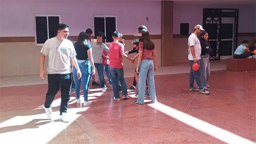 imagen recuadro Adolescentes participan en actividades recreativas dentro de las instalaciones de Casa Cuna–Hogar en La Paz. Foto: SEDIF BCS