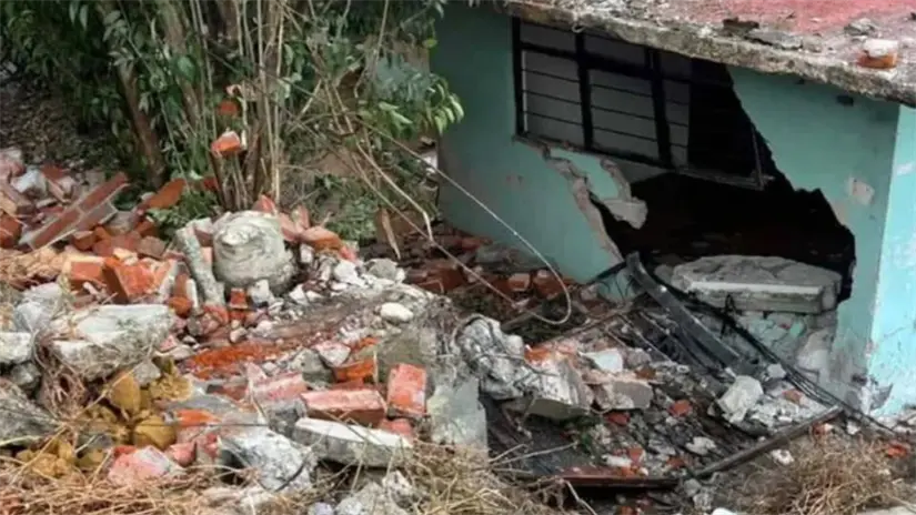 imagen recuadro Vivienda dañada tras el impacto de una pipa de gas LP en Edomex. Foto: FB (Reporte Edo, Mex, Plus.)