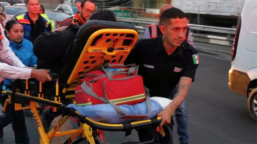 imagen recuadro Persona lesionada por elementos de ERUM en la estación Ciudad Deportiva del Metro de CDMX. Foto: Luis Antonio Alfaro