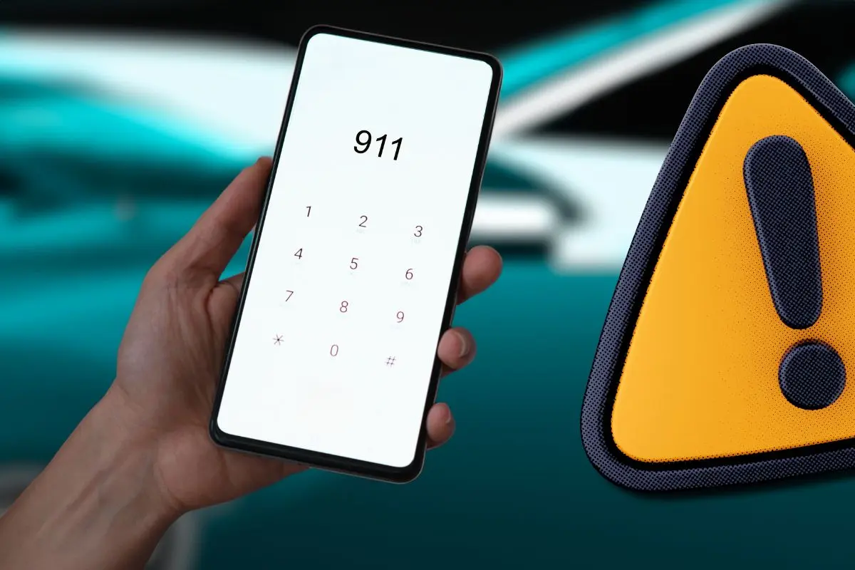 Teléfono marcando al 911 ilustrando la renovada efectividad del sistema en Coahuila / Foto: Composición de Canva