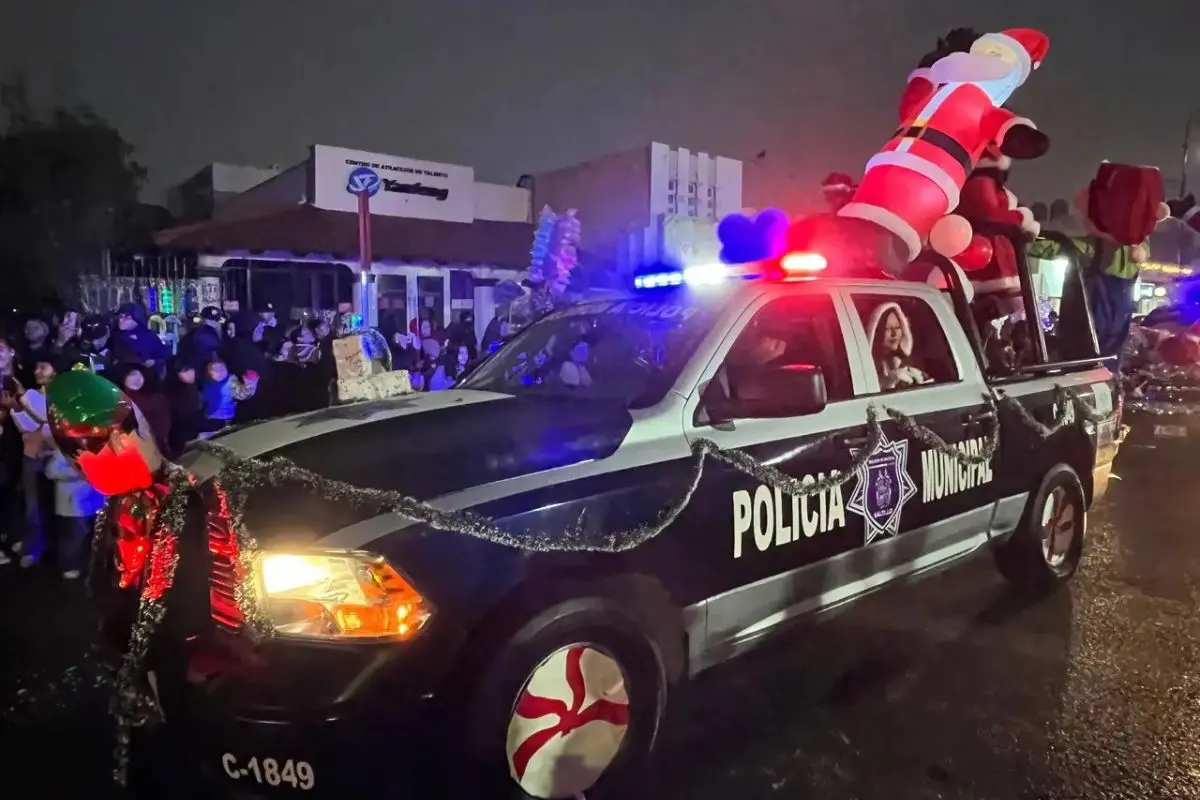Desfile navideño de parte de cuerpos policiales en Saltillo / Foto: Leslie Delgado