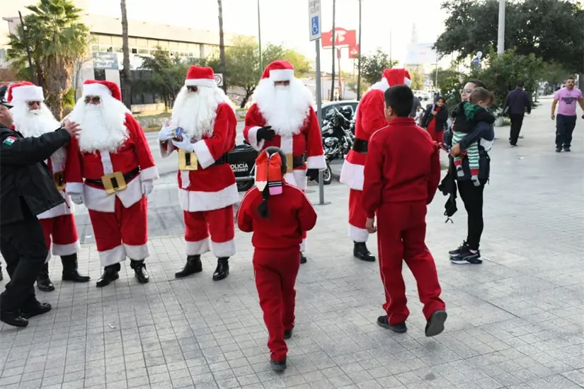 imagen recuadro La temporada navideña llegó a Monterrey con un toque especial. Foto: Policía de Monterrey