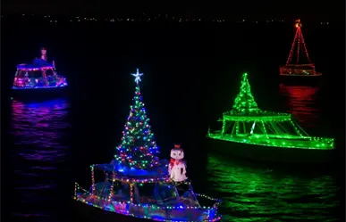 Embarcaciones iluminadas volver&aacute;n a recorrer la bah&iacute;a de Cabo San Lucas: as&iacute; ser&aacute; "Mar y Christmas 2025"