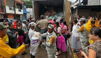 Enseres pendientes a damnificados por inundaciones aún sin fecha de entrega, confirma Sheinbaum