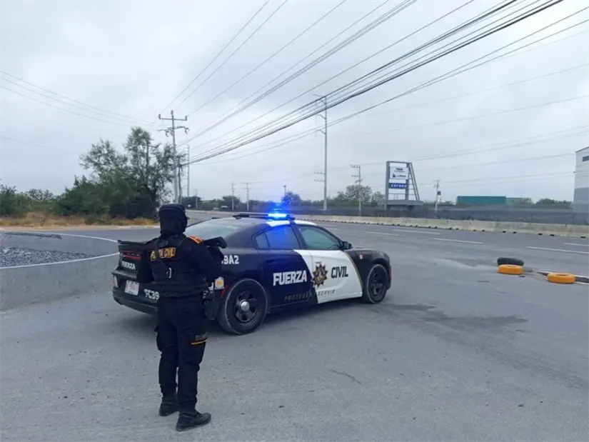 imagen recuadro Elemento de Fuerza Civil desplegado en la zona donde fue la explosión. Foto: Fuerza Civil.