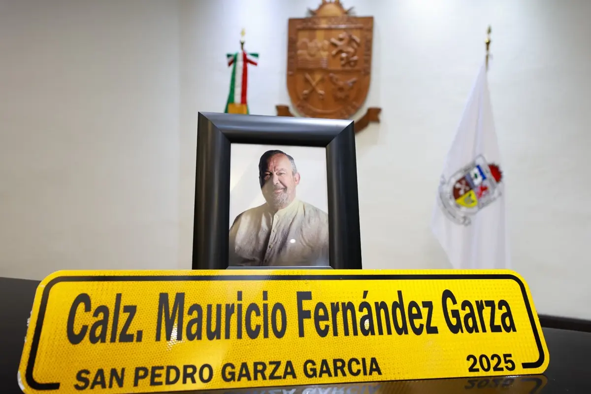 El Gobierno de San Pedro encabezado por el alcalde Mauricio Farah, aprobó cambiar de nombre la Calzada San Pedro por Calzada Mauricio Fernández Garza. Foto: Gobierno de San Pedro