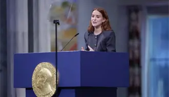 Hija de María Corina Machado recibe Nobel de la Paz por su madre; se espera que líder opositora llegue a Oslo