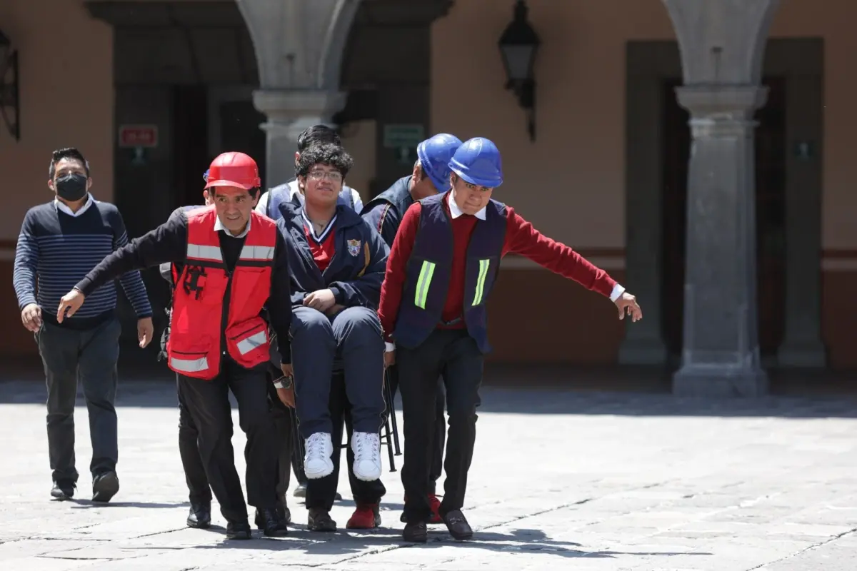 Los alumnos resultaron intoxicados tras consumir un medicamento Foto: Jafet Moz