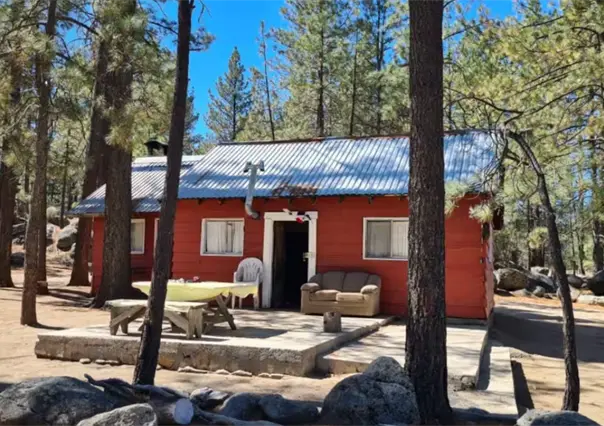 La caba&ntilde;a del Rancho Baj&iacute;o Largo que arrasa en Airbnb para ver la nieve en BC
