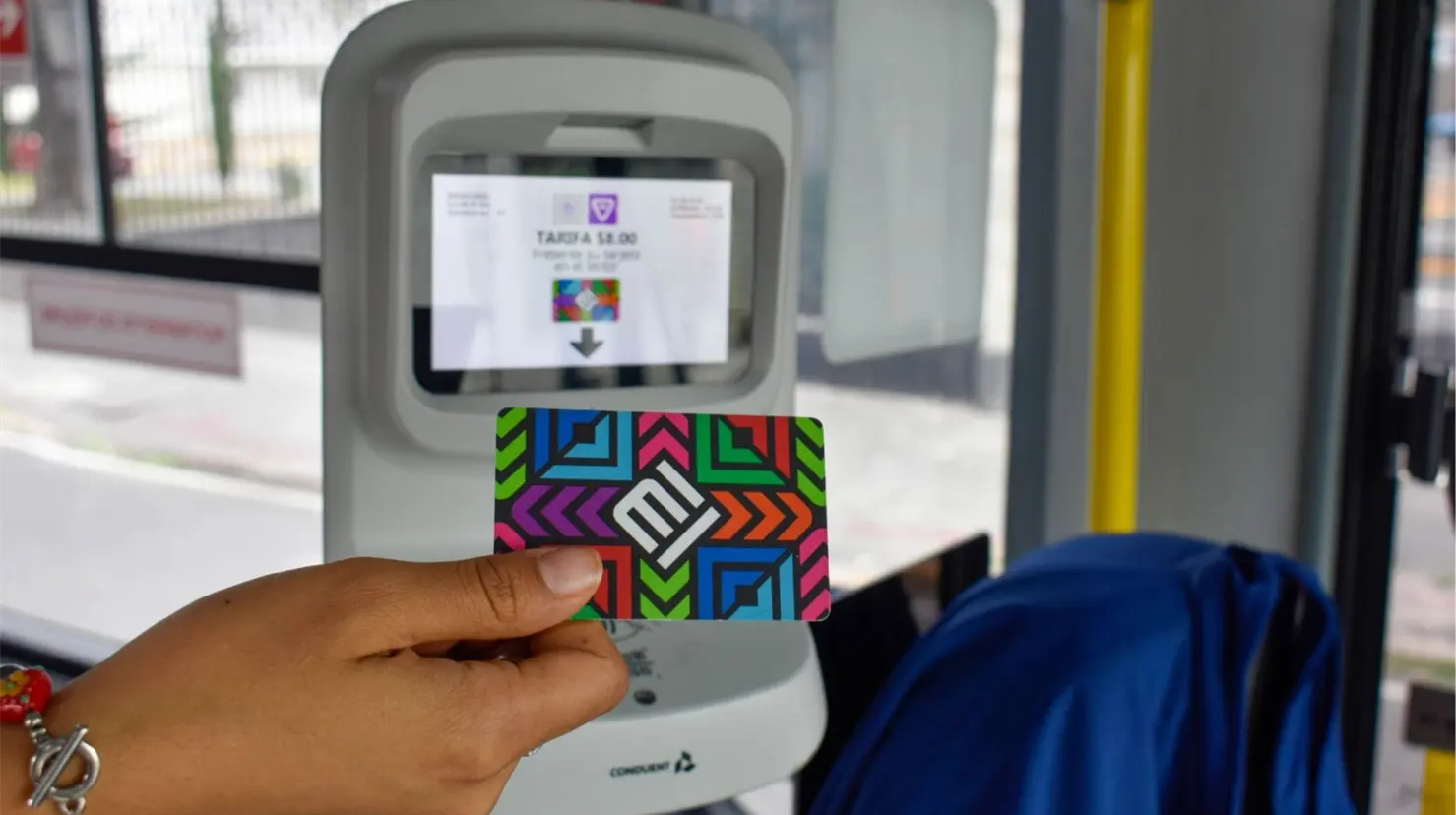 Tarjeta de Movilidad Integrada en CDMX. Foto: cdmx.gob.mx | Canva