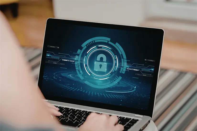 imagen recuadro En diciembre, la temporada de aguinaldos se convierte en un momento vulnerable ante fraudes y estafas en línea. Foto: Canva