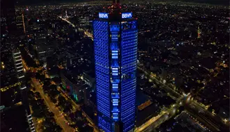 Torre BBVA México recibe el reconocimiento “10 Year Award of Excellence” por sostenibilidad y diseño