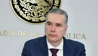 Waldo Fernández entrega a Claudia Sheinbaum conclusiones de los foros T-MEC rumbo al 2026