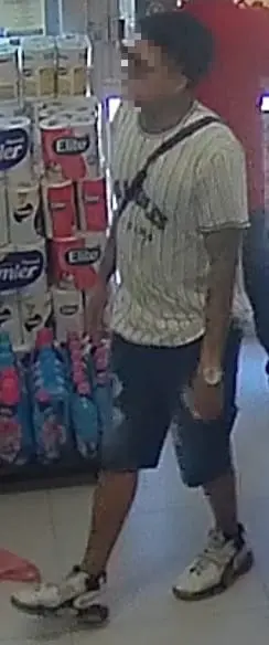 imagen recuadro Asaltante captado en cámara. Foto: Policía de Guadalupe.