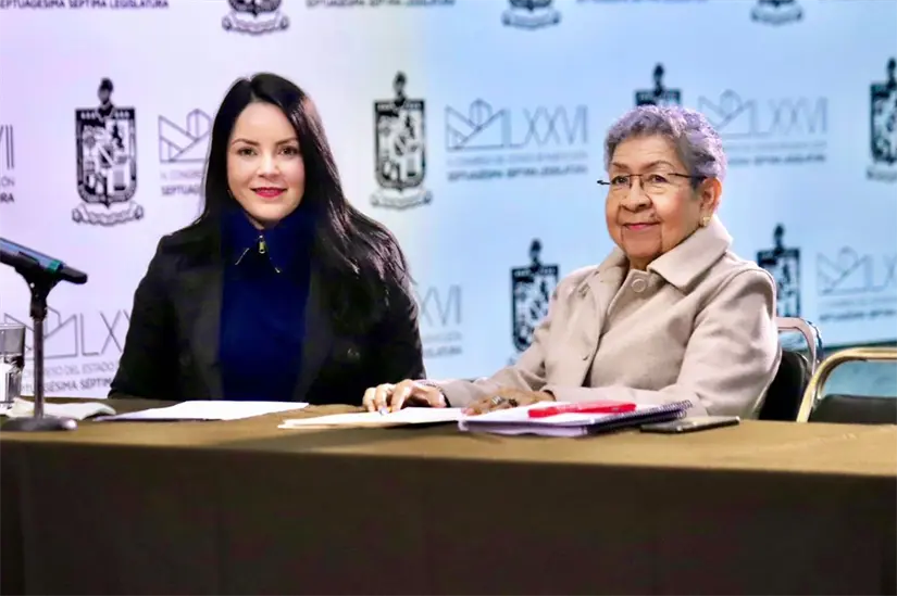 La coordinadora del PRD destaca que la nueva Ley de Educación en Nuevo León introduce inteligencia artificial y controla el uso de celulares. Foto: Diego Ovalle