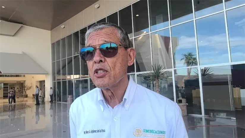 imagen recuadro Marco Antonio Gutiérrez de la Rosa, titular de la SICT en Baja California Sur, durante la actualización sobre el estado de la red carretera. Foto: Rocío Casas / POSTA Baja California Sur