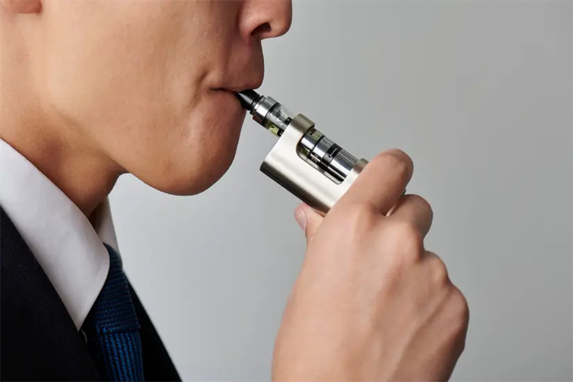 imagen recuadro La venta ilegal de vapeadores en Nuevo León continúa a pesar de la reciente prohibición federal en toda la nación. Foto: Canva