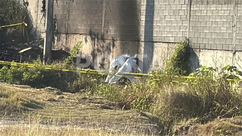 imagen recuadro Agentes ministeriales y personal de Servicios Periciales llegaron minutos después para iniciar las investigaciones correspondientes y realizar el levantamiento de indicios. Foto: POSTA.