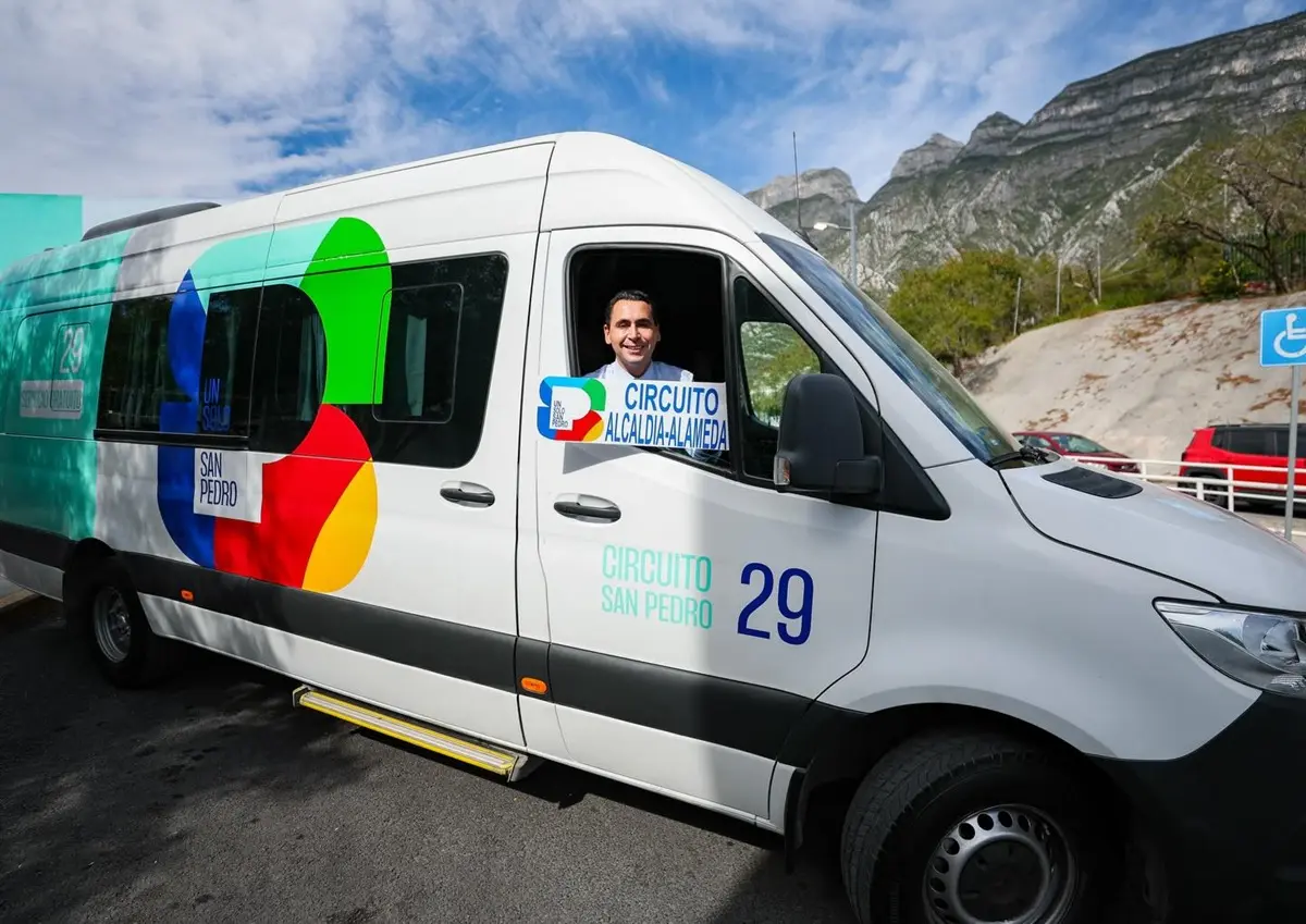 El Gobierno de San Pedro puso en marcha 3 unidades del Circuito San Pedro con ruta Alcaldía-Alameda (centro de Monterrey), que ayudará a los ciudadanos con sus traslados y acortar tiempos. Foto: Facebook San Pedro Garza García