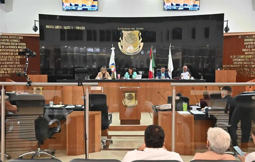 imagen recuadro La Mesa Directiva encabezó la discusión en la que se definieron los montos proyectados por ambos ayuntamientos para el próximo año. Foto: Congreso de Baja California Sur