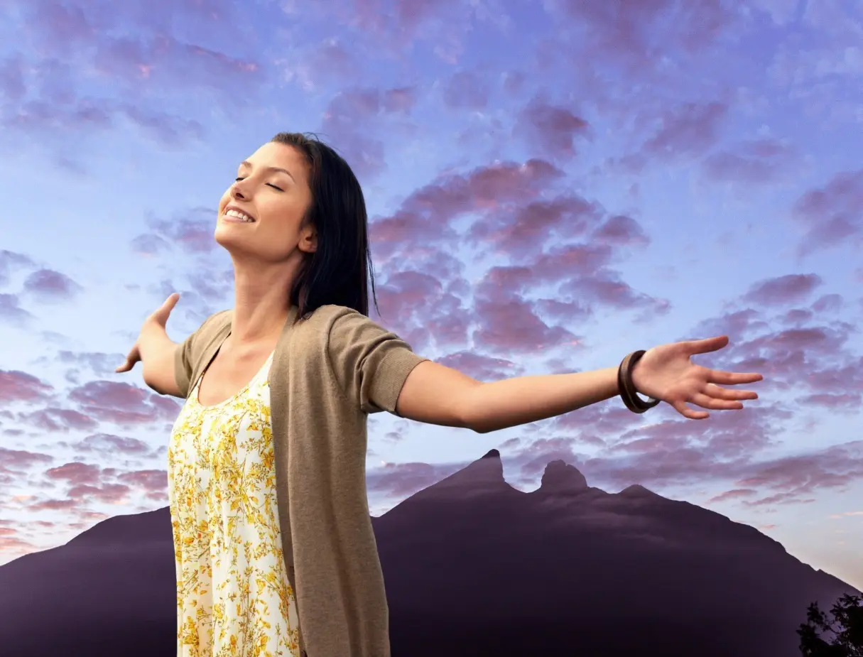 La calidad del aire en Monterrey registró este jueves un cambio notable respecto a los días anteriores, ofreciendo un panorama mucho más favorable. Foto: Canva.