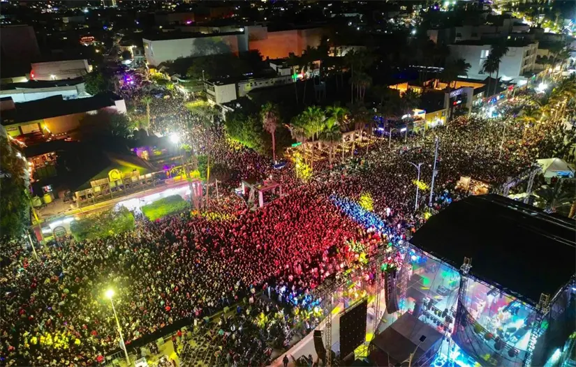 imagen recuadro El Carnaval de La Paz atrajo a miles de asistentes en 2025 y ahora espera sumar nuevo talento al escenario de “Reinas del Cambio” para su edición 2026. Foto: Facebook / Carnaval La Paz 2026