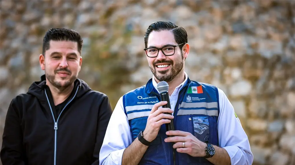 David de la Peña entrega obra vial en El Yerbaniz en Santiago, Nuevo León