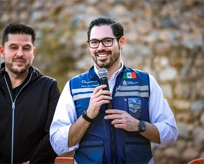 David de la Peña entrega obra vial en El Yerbaniz en Santiago, Nuevo León