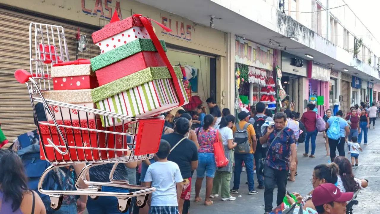 El fondo, uno de los pasillos comerciales del centro de Mérida que luce con alta fluencia de personas que buscan comprar productos.- Fuente archivo POSTA