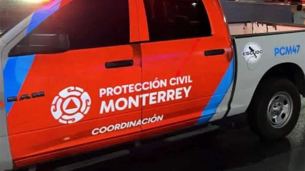 Derrape en motocicleta deja lesionado sobre la avenida Constitución en Monterrey
