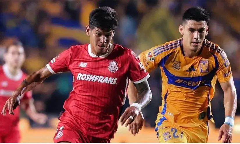 imagen recuadro La Dirección de Seguridad de Toluca despliega patrullajes permanentes, drones y brigadas de protección civil en las zonas de proyección. Foto: Reporte Valle de Toluca