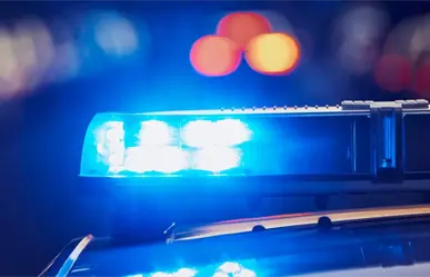 Encuentran cadáver con huellas de golpes sobre la México-Pachuca, en Edomex