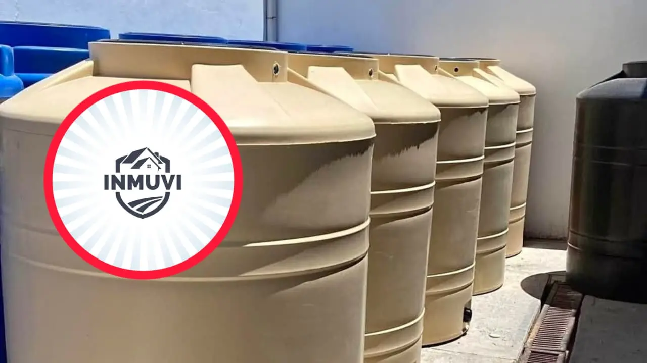 Este es el tinaco que ofrece el Inmuvi Durango con todo y base por solo 3250 pesos. | Foto: Facebook/ Market Place/ Instituto Municipal de Vivienda Durango