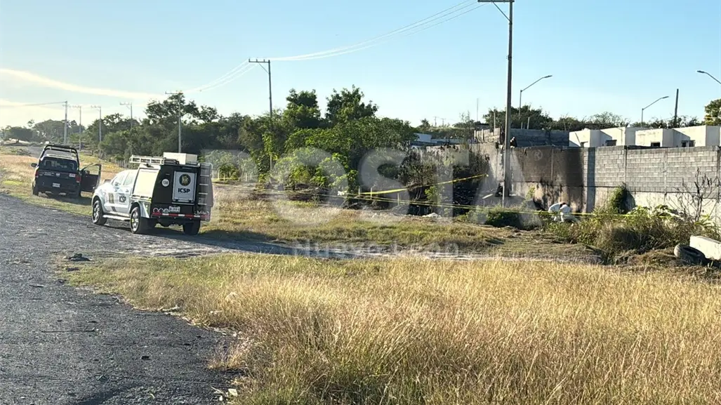 VIDEO | Encuentran cuerpo calcinado en terreno baldío de Juárez, Nuevo León