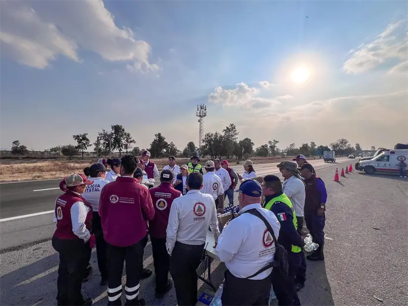 Cientos de personas emprenden su trayecto para llegar a la Basílica de Guadalupe. Foto: Especial