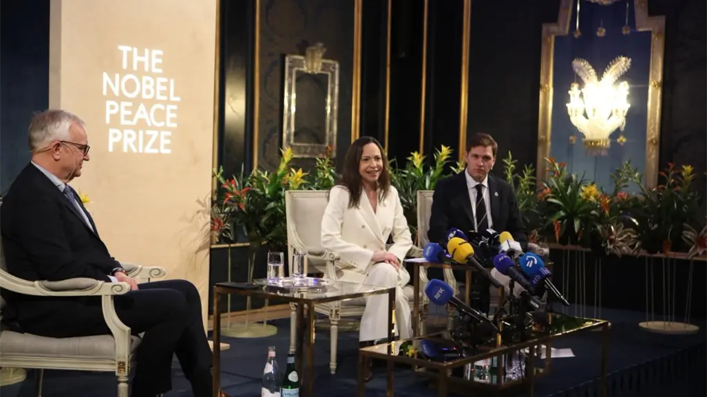 María Corina Machado confirma que recibió ayuda de EU para salir de Venezuela; aplaude a Trump