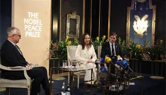 María Corina Machado confirma que recibió ayuda de EU para salir de Venezuela; aplaude a Trump