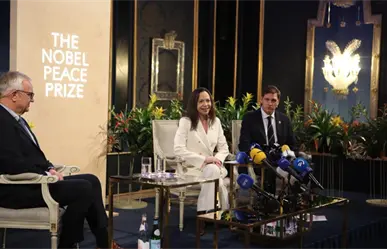 María Corina Machado confirma que recibió ayuda de EU para salir de Venezuela; aplaude a Trump