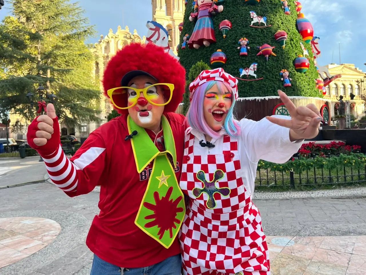 Payasos festejando su día en Saltillo. (Leslie Delgado)