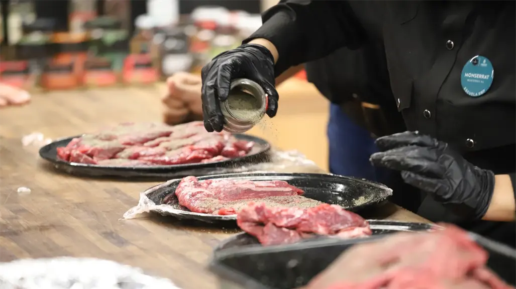 Adolescentes de Capullos concluyen formación como parrilleros