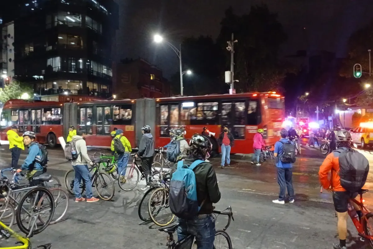Ciclistas exigen seguridad vial en CDMX con la rodada Posadas y Bicis. Foto: Luis Antonio Alfaro
